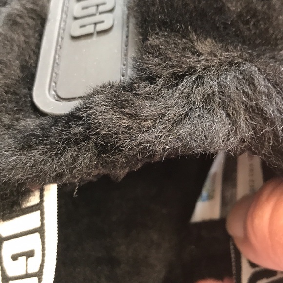 BNWOT UGGS K DISCO SLIDE - Picture 3 of 7